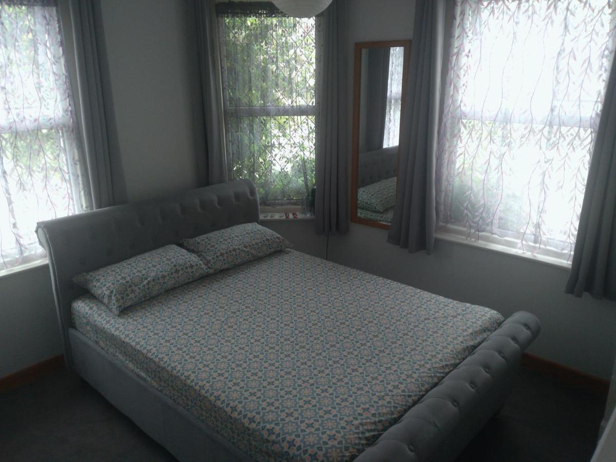 South Coast Guest Rooms With Free Parking พูล ภายนอก รูปภาพ
