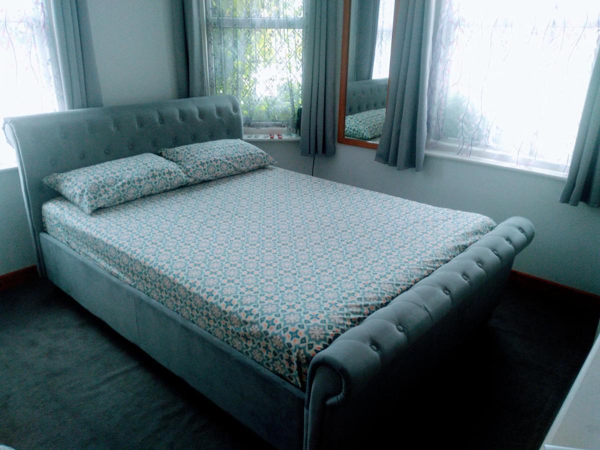 South Coast Guest Rooms With Free Parking พูล ภายนอก รูปภาพ